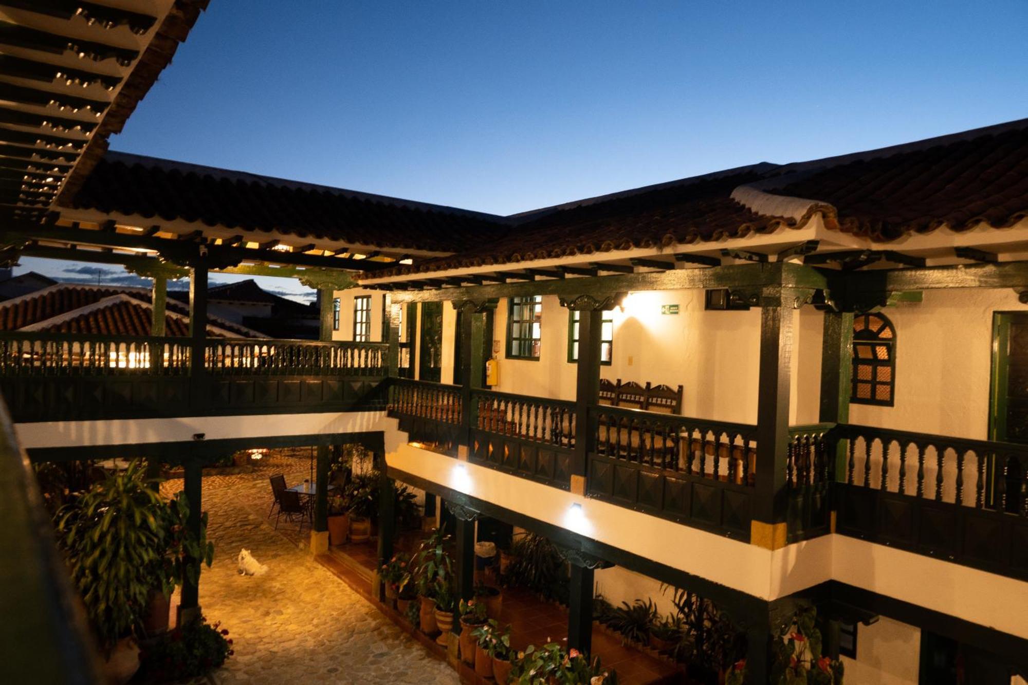 Hotel Beth Sarim บียาเดเลย์บา ภายนอก รูปภาพ