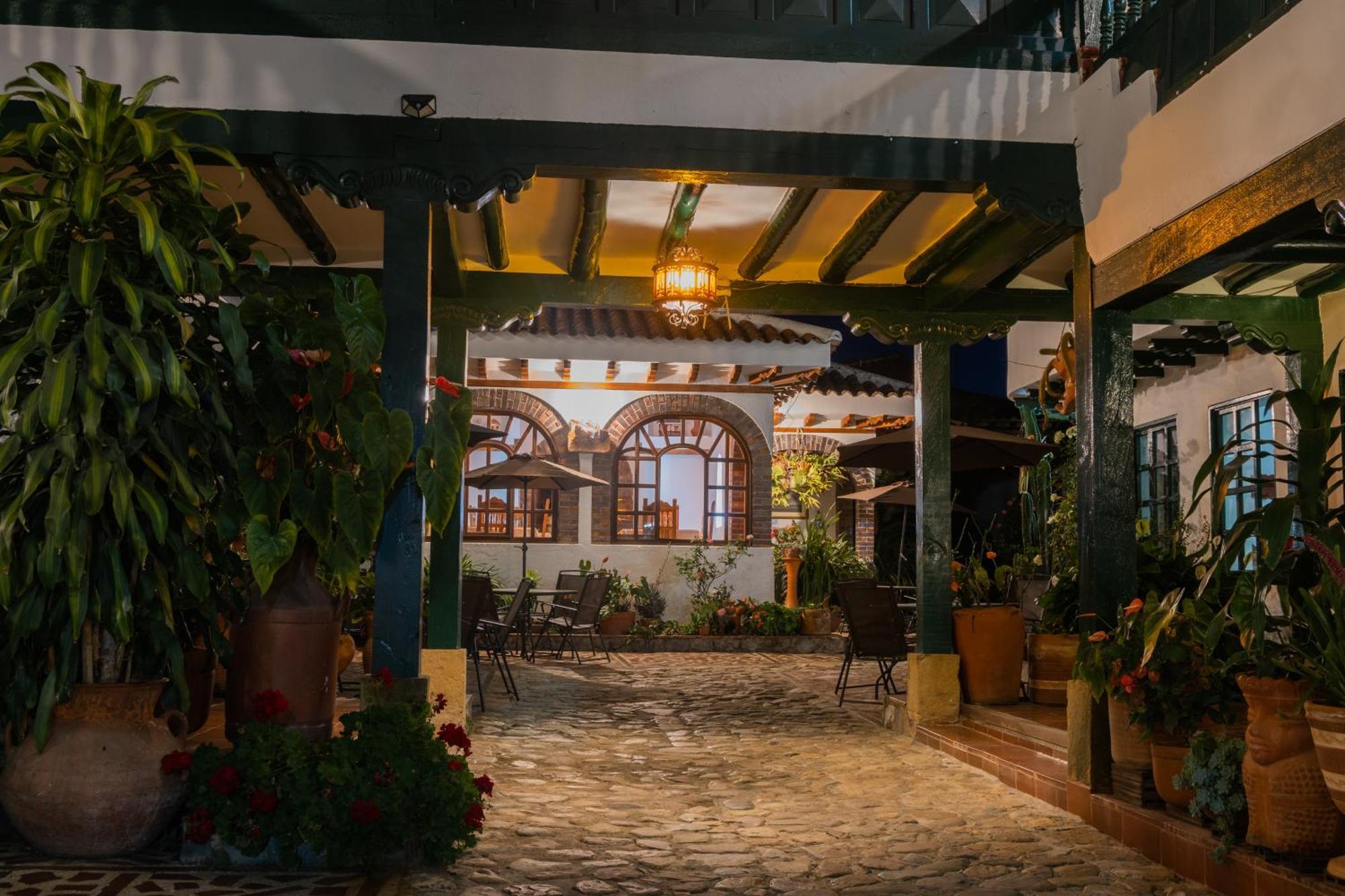 Hotel Beth Sarim บียาเดเลย์บา ภายนอก รูปภาพ
