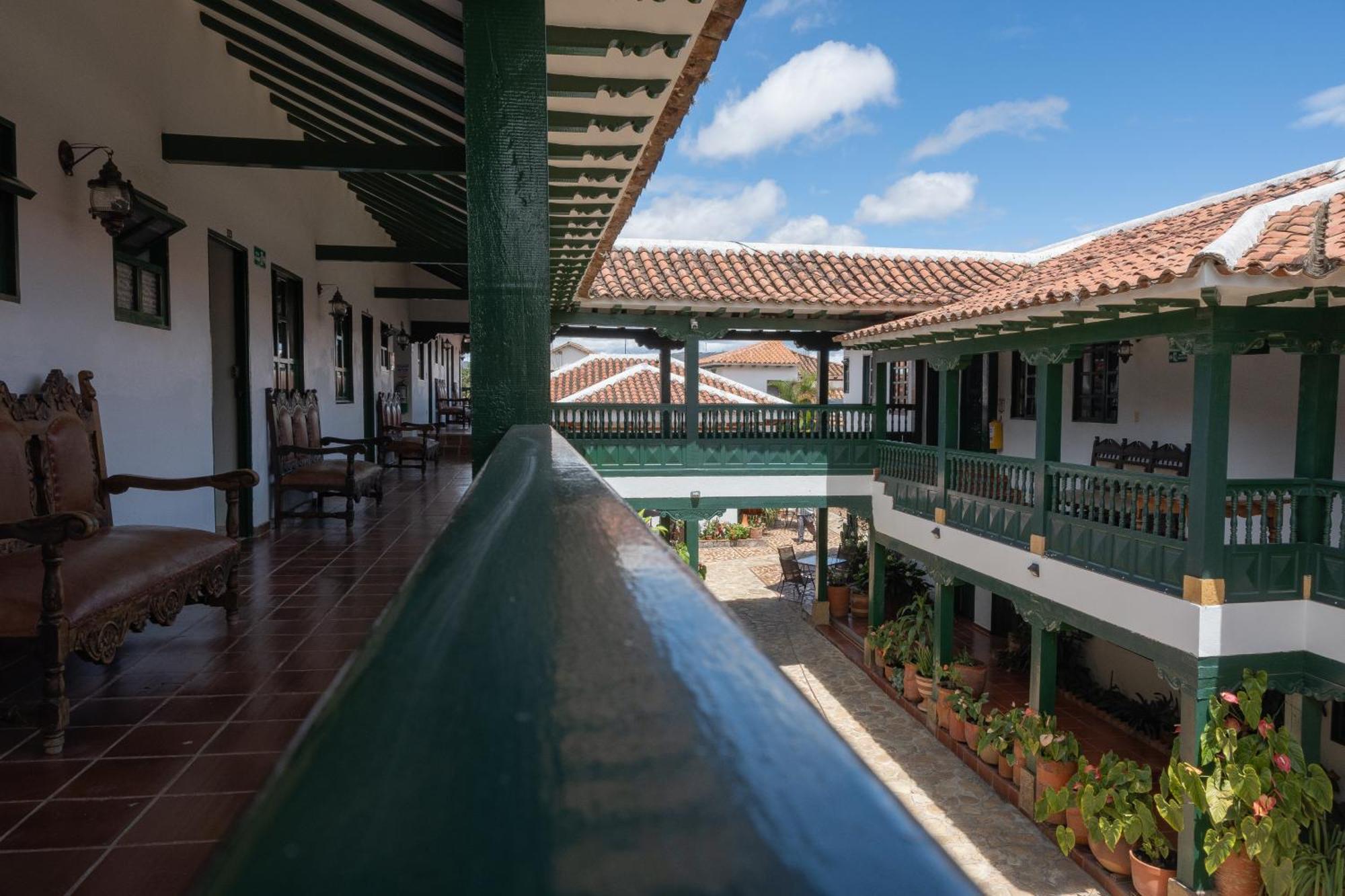 Hotel Beth Sarim บียาเดเลย์บา ภายนอก รูปภาพ