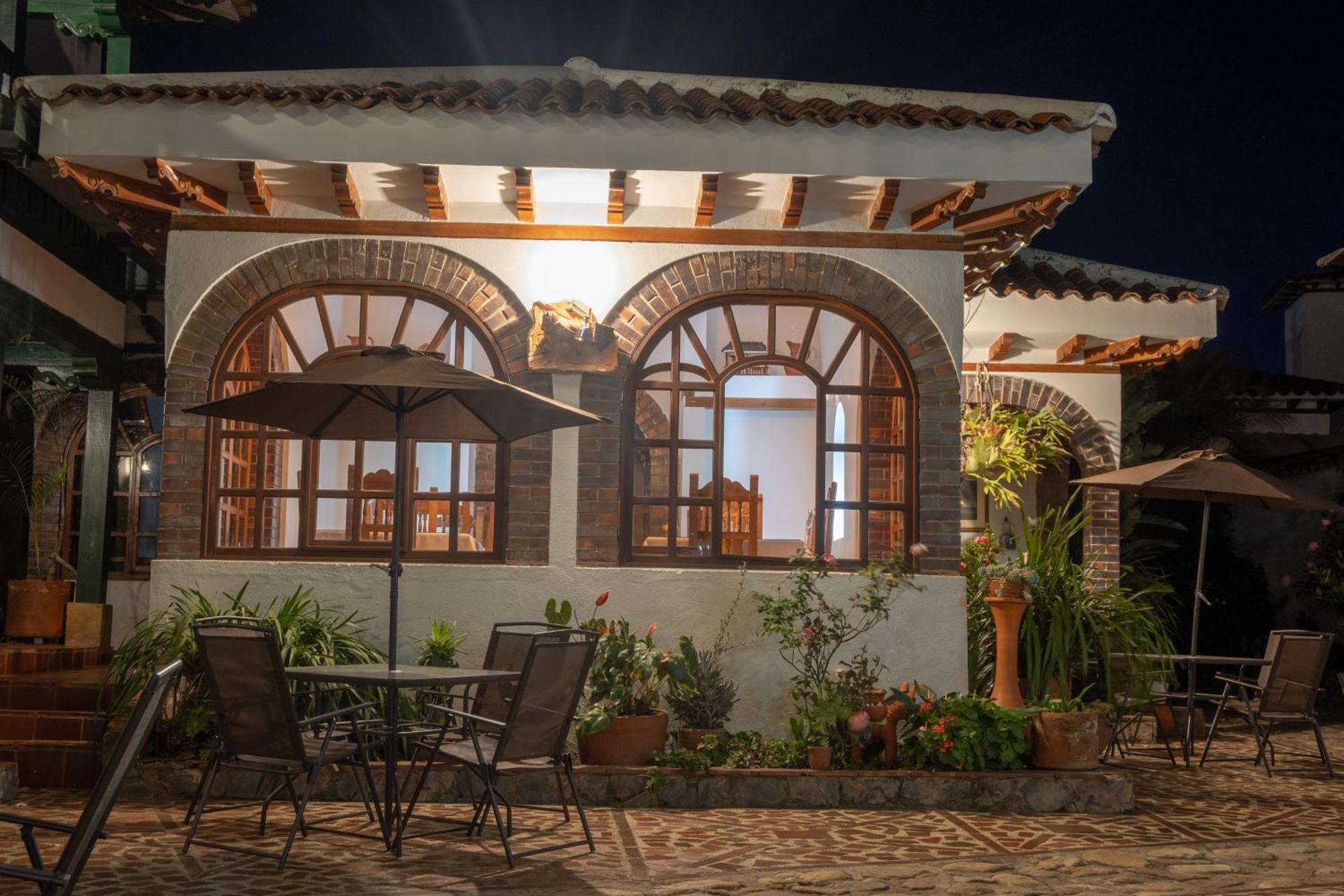 Hotel Beth Sarim บียาเดเลย์บา ภายนอก รูปภาพ