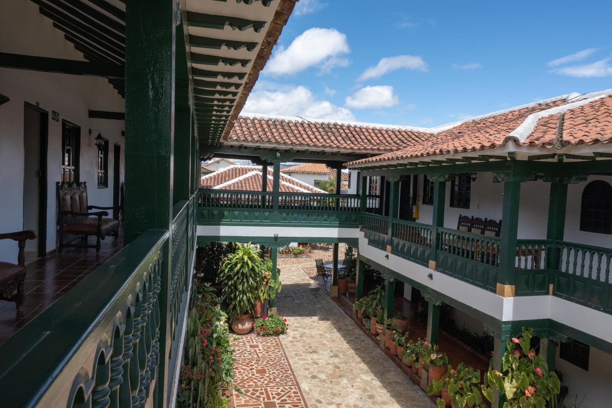 Hotel Beth Sarim บียาเดเลย์บา ภายนอก รูปภาพ