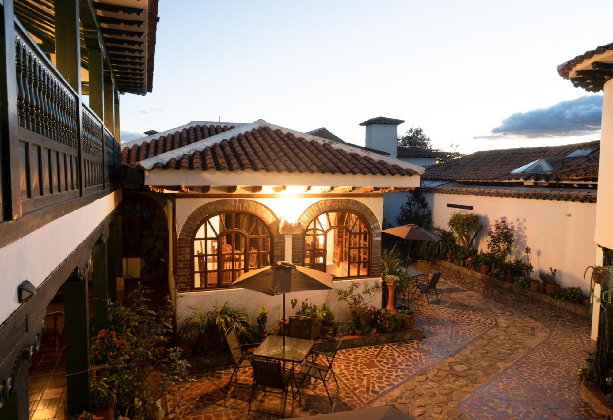 Hotel Beth Sarim บียาเดเลย์บา ภายนอก รูปภาพ