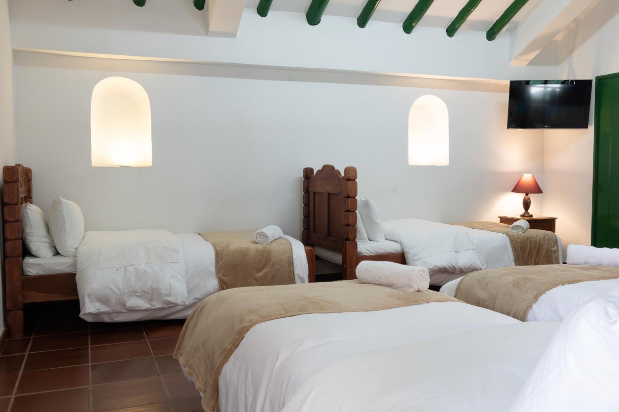 Hotel Beth Sarim บียาเดเลย์บา ภายนอก รูปภาพ